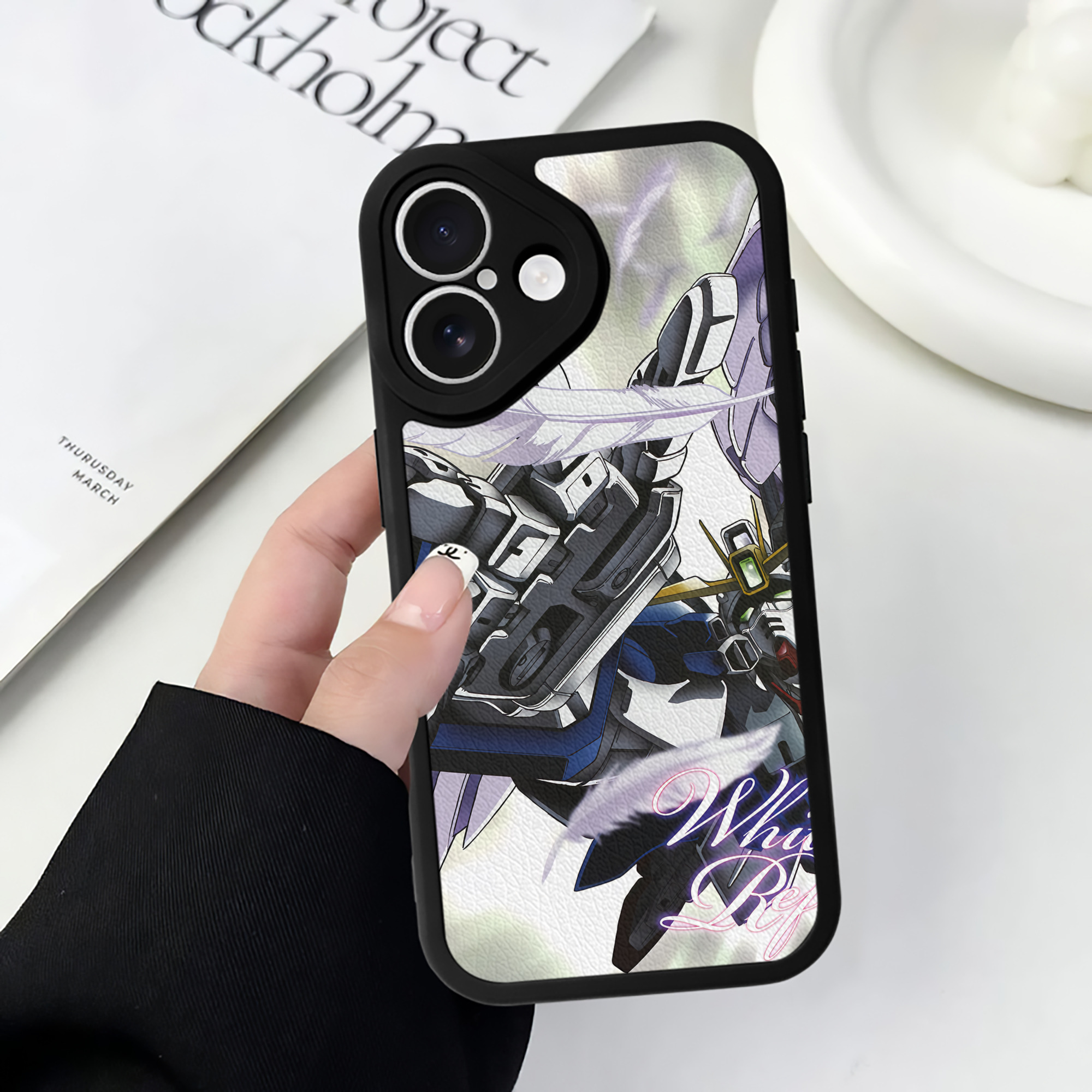 （画像用） 機動戦士ガンダム Mobile Suit Gundam 【iPhone 16シリーズ対応】シリコンスマホケース（レザー調） 材質：シリコン